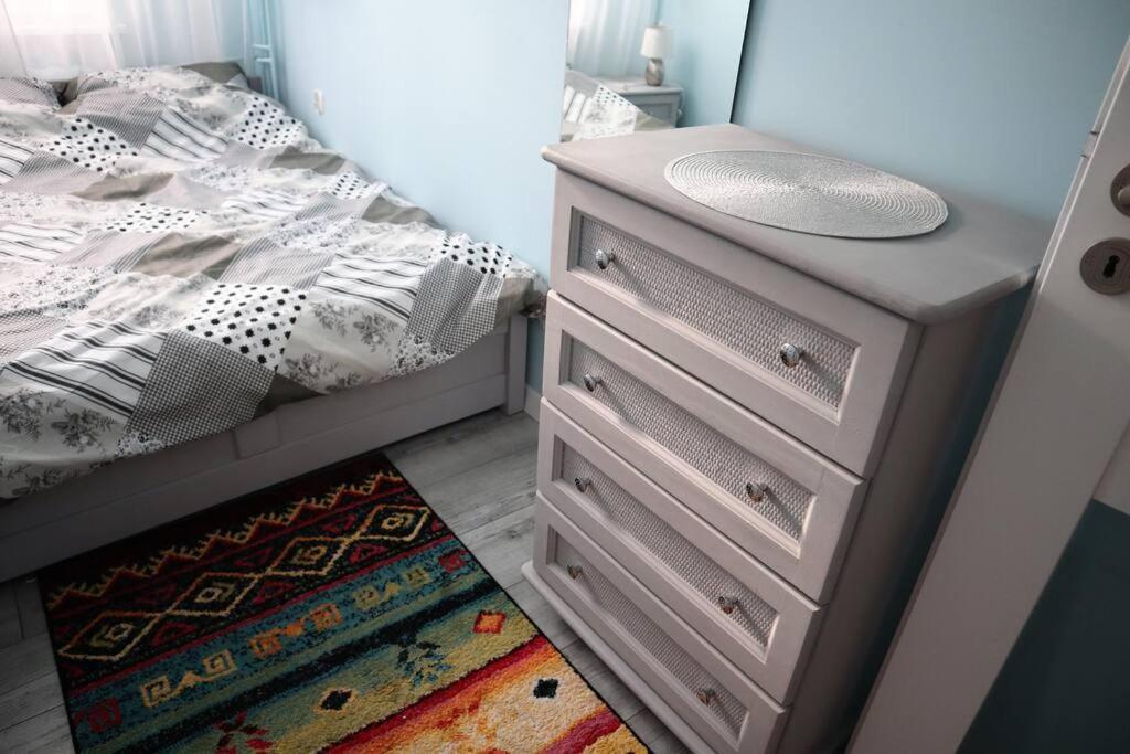 Uroczy Apartament- *